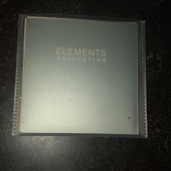 Tumi Elements Ballistic Nylon w/Leather Trim Handbag (Black) - Picture 12 of 13